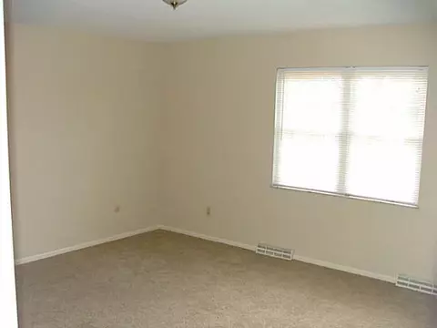 5270 Arrowood Loop E, Columbus, OH 43229 photo 9