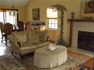 3693 Carnforth Dr, Columbus, OH 43221 photo 6