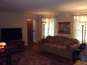 122 E South St, Lithopolis, OH 43136 photo 8