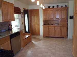 122 E South St, Lithopolis, OH 43136 photo 7