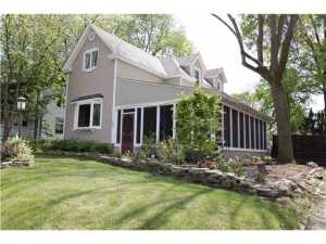 137 E Como Ave, Columbus, OH 43202 photo 2