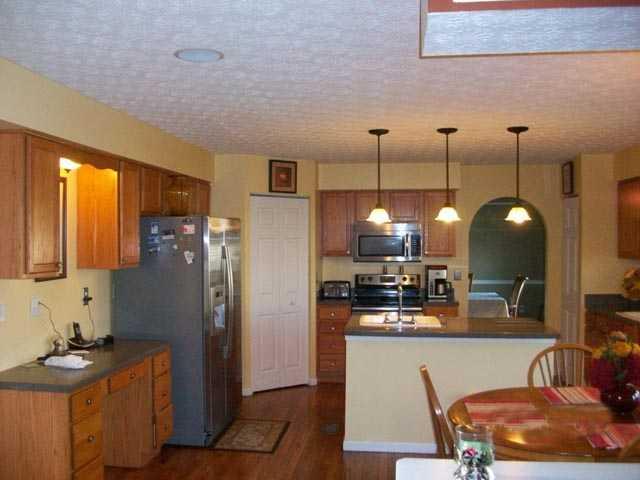 3033 Devonshire Dr, Delaware, OH 43015 photo 2