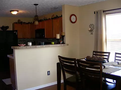 4064 Grayson Dr, Obetz, OH 43207 photo 8