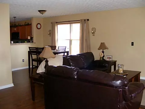 4064 Grayson Dr, Obetz, OH 43207 photo 5