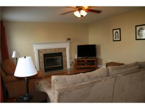 750 Salinger Dr, Lithopolis, OH 43136 photo 3