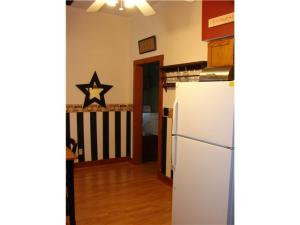 110 E Walnut St, Lancaster, OH 43130 photo 4