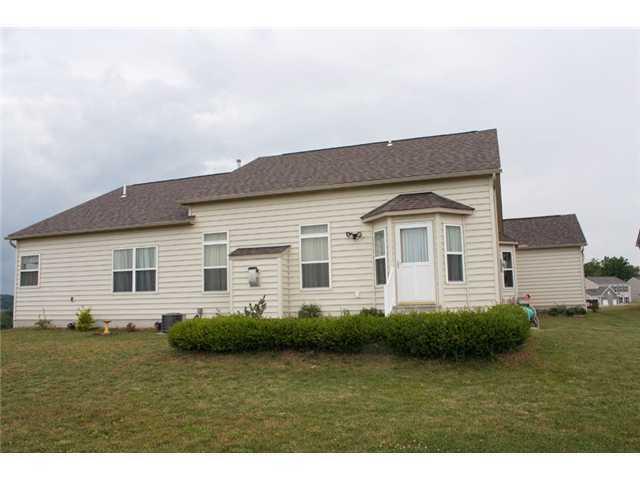 2371 Pine Crest Dr, Lancaster, OH 43130 photo 2