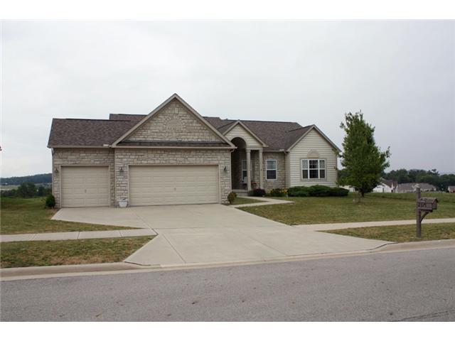 2371 Pine Crest Dr, Lancaster, OH 43130 photo 1