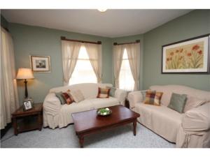 445 E Main St, Circleville, OH 43113 photo 4