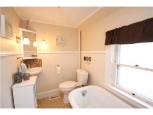 445 E Main St, Circleville, OH 43113 photo 16