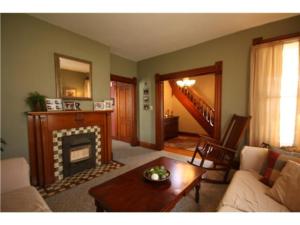 445 E Main St, Circleville, OH 43113 photo 5