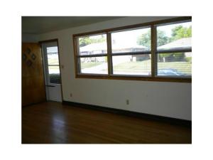 4139 Camelot Dr, Springfield, OH 45503 photo 2