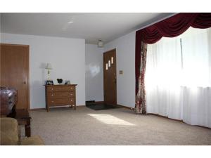 1291 Maize Ct, Columbus, OH 43229 photo 3