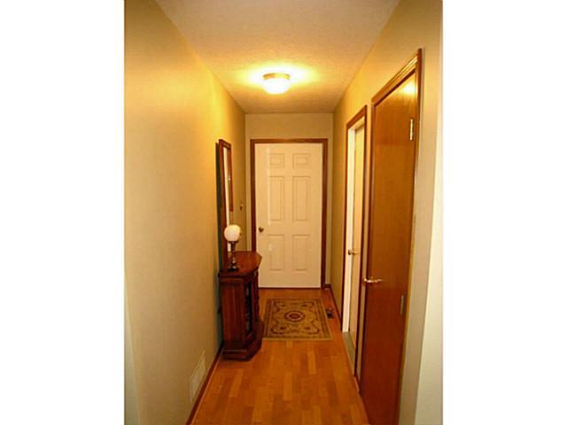 1096 Chatham Ln E, Delaware, OH 43015 photo 2