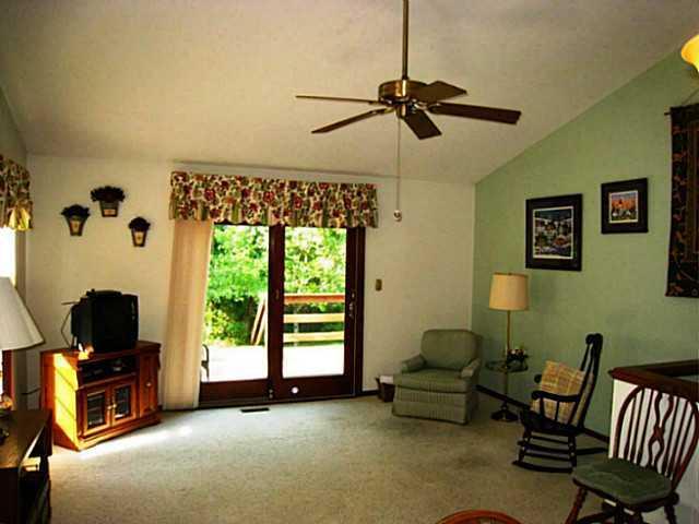 1096 Chatham Ln E, Delaware, OH 43015 photo 5