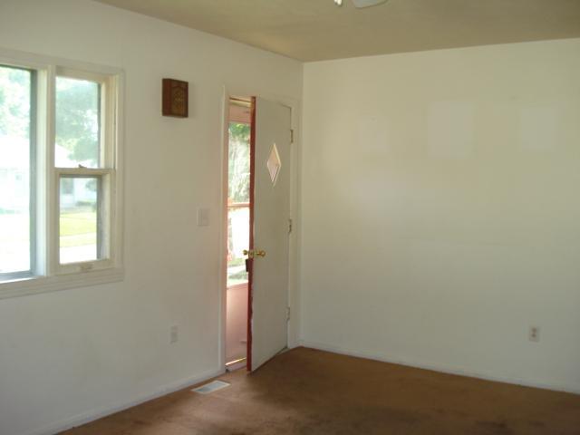 2809 Lowman St, Springfield, OH 45505 photo 2