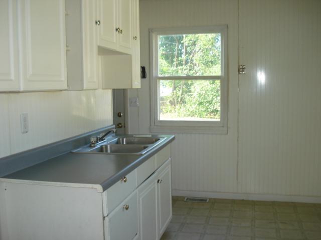 2809 Lowman St, Springfield, OH 45505 photo 3