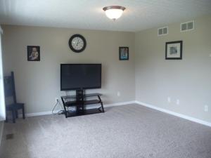 407 Lakeshore Dr E, Hebron, OH 43025 photo 3