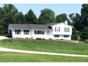 407 Lakeshore Dr E, Hebron, OH 43025 photo 1