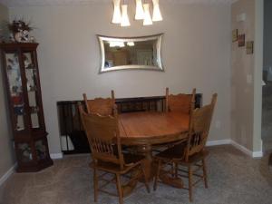 407 Lakeshore Dr E, Hebron, OH 43025 photo 5