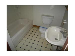 194 E Blake Ave, Columbus, OH 43202 photo 12