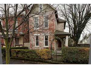 357 E Kossuth St, Columbus, OH 43206 photo 1