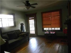 32 E Markison Ave, Columbus, OH 43207 photo 2