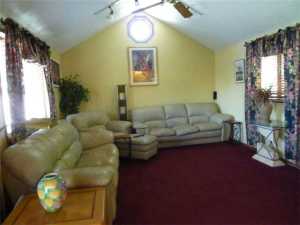 6501 Devonhill Rd, Columbus, OH 43229 photo 2