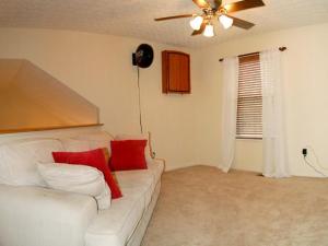 2943 Splitrock Rd, Columbus, OH 43221 photo 16