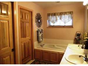 513 Ablemarle Cir, Delaware, OH 43015 photo 13