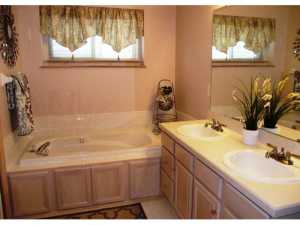 513 Ablemarle Cir, Delaware, OH 43015 photo 12