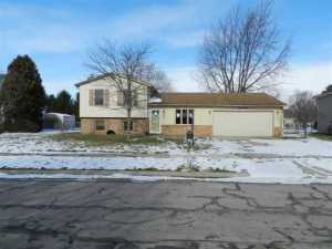 300 Cobblestone Dr, Delaware, OH 43015 photo 1