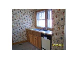 223 E Taylor St, Ashley, OH 43003 photo 3