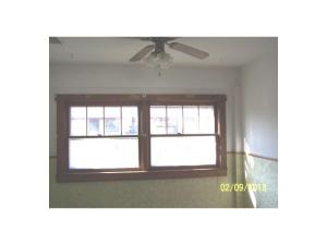223 E Taylor St, Ashley, OH 43003 photo 5
