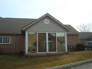 1960 Farmbrook Cir, Grove City, OH 43123 photo 2