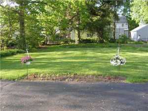 398 E Torrence Rd, Columbus, OH 43214 photo 2