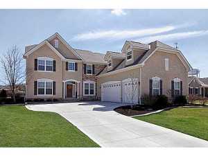 2334 Maple Leaf Cir, Blacklick, OH 43004 photo 1