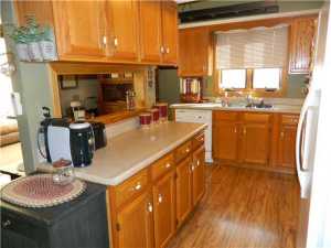 102 Rustic Dr, Circleville, OH 43113 photo 3