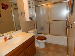 102 Rustic Dr, Circleville, OH 43113 photo 8
