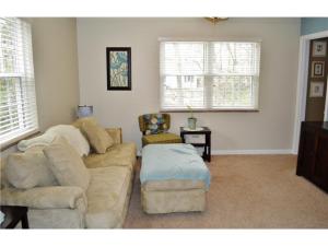486 Walhalla Rd, Columbus, OH 43202 photo 9
