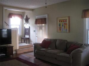 275 E Walnut St, Marion, OH 43302 photo 5