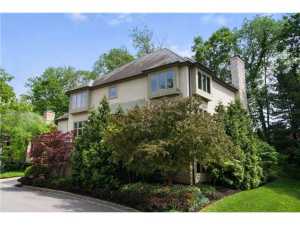 9 Lyonsgate Rd, Bexley, OH 43209 photo 1