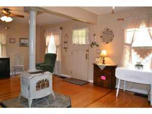 831 Old Mill Rd, Springfield, OH 45506 photo 2