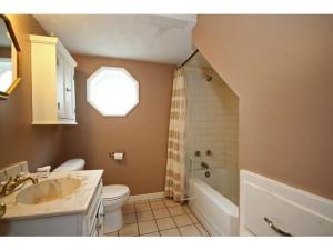 130 E Mill St, Circleville, OH 43113 photo 10