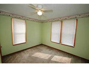 130 E Mill St, Circleville, OH 43113 photo 8