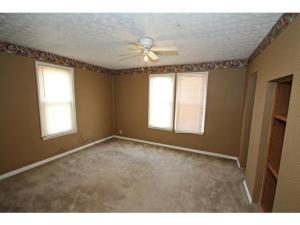 130 E Mill St, Circleville, OH 43113 photo 9
