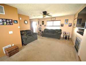 160 Simon St, Delaware, OH 43015 photo 3