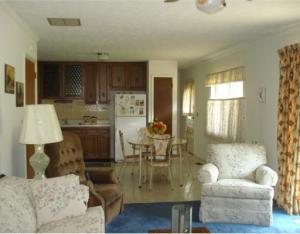 1901 Marinette Dr, Springfield, OH 45503 photo 9