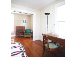 131 E Blake Ave, Columbus, OH 43202 photo 10