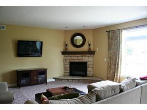 72 E Cuyuga Dr, Powell, OH 43065 photo 3